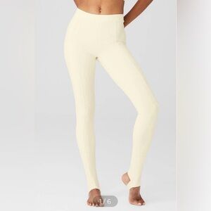Alo Airbrush Cream High-Waisted Enso Leggings
